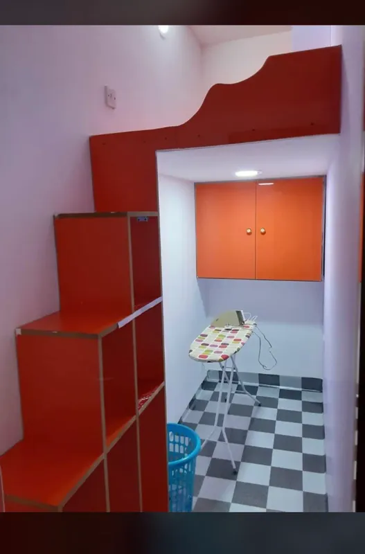 partition for rent in satwa